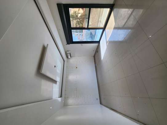 Appartement de 2 chambres et salon aux Almadies image 2