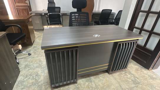 Table et chaise bureau image 3