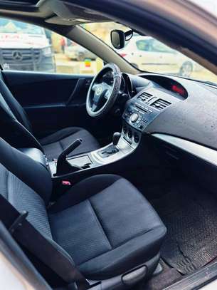 Mazda 3 Blanc Essence Toit Ouvrant Compact image 5