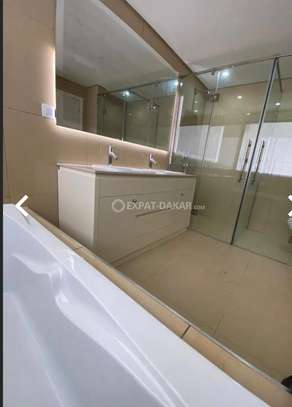 Apparemment meublé 4 chambres à water front image 7