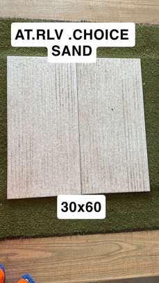 Carrelage gris clair 33x55 cm moderne et lisse image 3