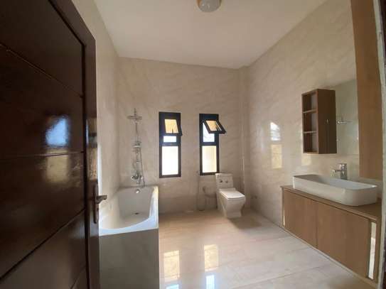 Magnifique villa à louer Almadies image 10