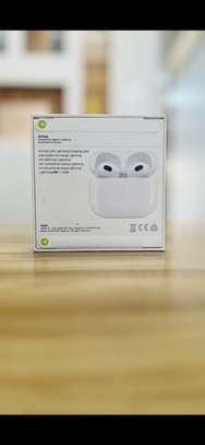 AirPods 3 image 2