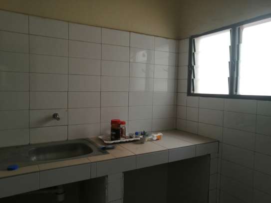 Appartement F3 pour bureau à louer à L6 ext image 9