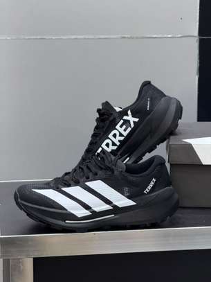 CHAUSSURES POUR HOMME ET FEMMES image 12