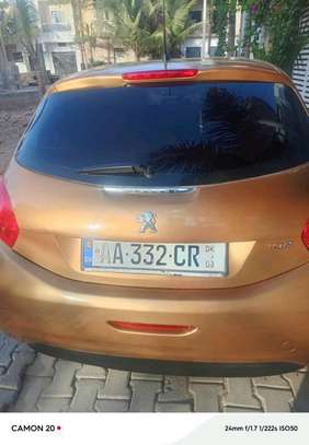 Peugeot 208 image 4