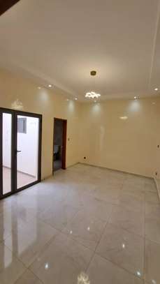 APPARTEMENT F4 A LOUER A NGOR - ALMADIES image 10