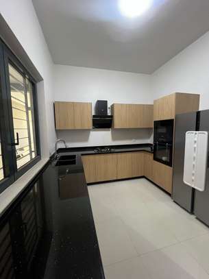2 Chambres salon à louer au point E image 9