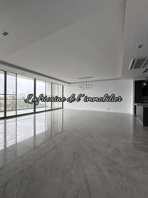 Appartement haut standing avec vue mer à louer  aux Almadies image 4