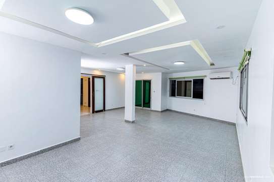 APPARTEMENT 5 CHAMBRES SALON MERMOZ 3 EME ETAGE image 10