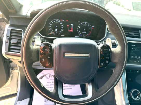 Range rover Sport HST image 4