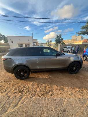 Range rover velar 2019 image 6