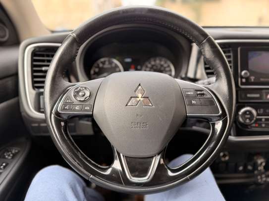 MITSUBISHI OUTLANDER 2017 7places image 10