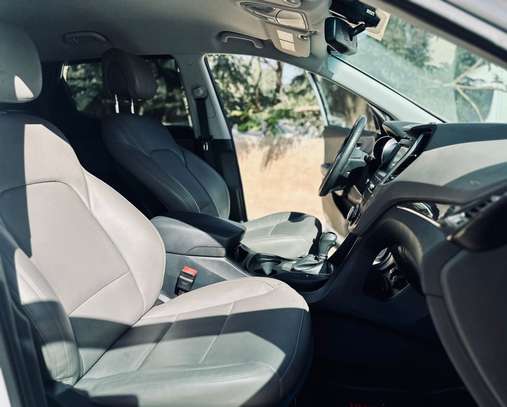 Hyundai Santafé  sport 2.0 année 2017 image 9
