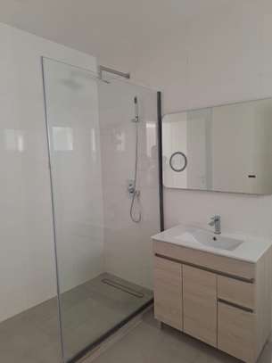 Appartement neuf au Point E image 6