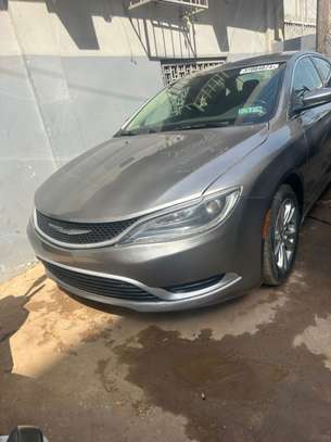 CHRYSLER 200 image 2