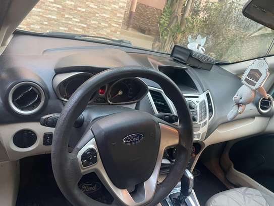 Ford fiesta 2011 image 3