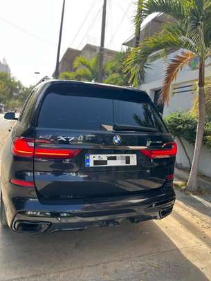 Bmw x7 2022 image 2