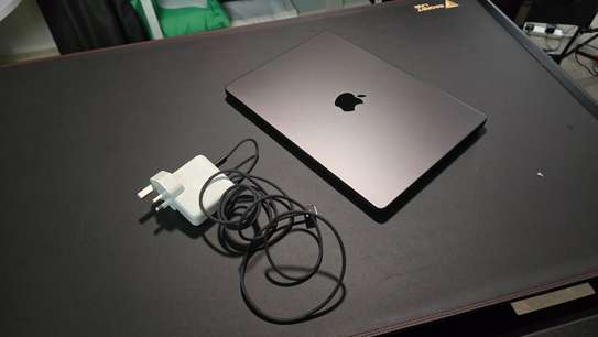 MacBook Pro M5 Pro 48Ram 1TB image 2