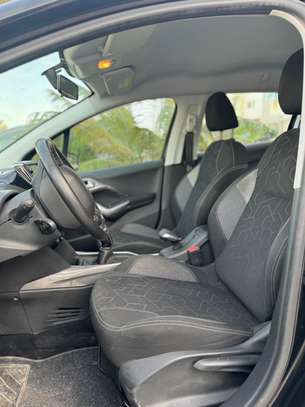Peugeot 2008 image 8