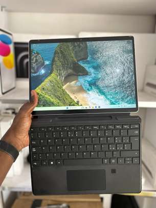 Surface Pro 9 - I7 12e | 16GB RAM | 256 image 3