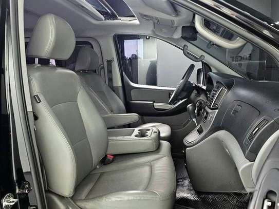 Hyundai Starex VIP Black double toit ouvrant image 10