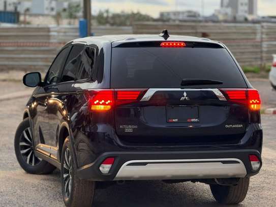 Mitsubishi outlander se image 11