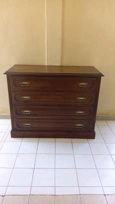 Commode image 1