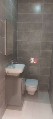 Appartement à louer au Point E image 7