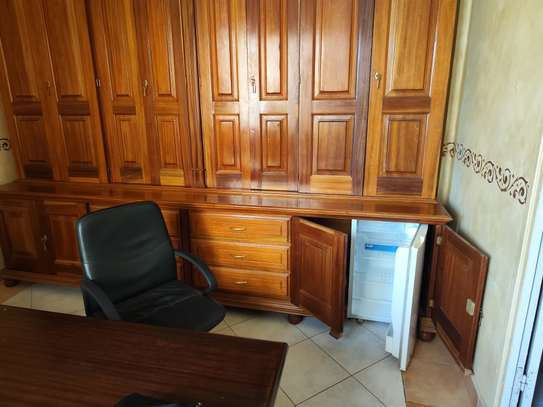 À LOUER Grande pièce Bureau ou Habitation Dakar Plateau image 3