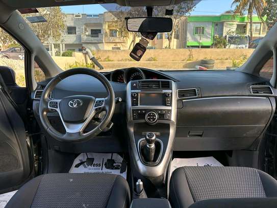 Toyota verso2016 image 3