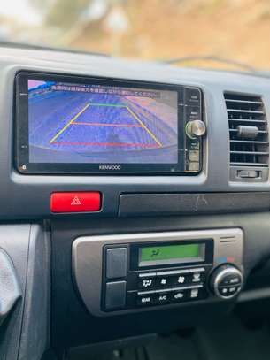 Toyota hiace 2017 image 8