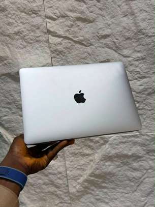 MacBook Pro 13 2017 image 3