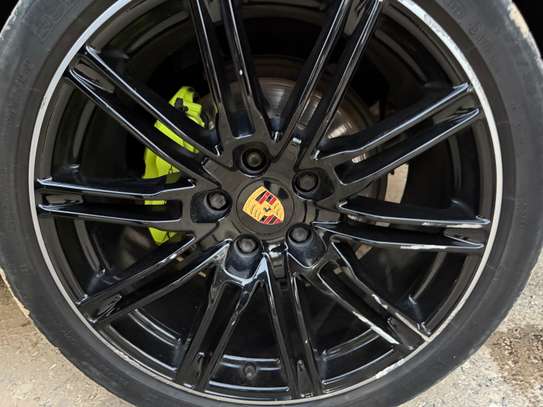Porche Cayenne 2016 image 3