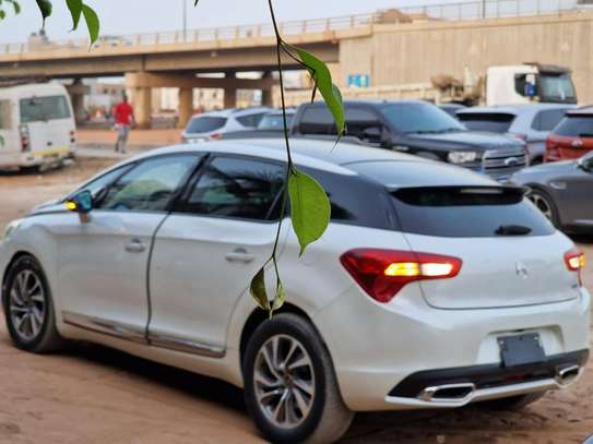 Citroën DS5 année 2018 image 8