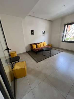 Appartement F4 à louer au Point E image 1