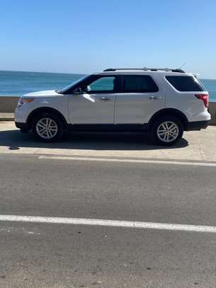 Ford Explorer XLT --7 places --4WD image 6