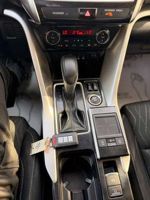 MITSUBISHI ECLIPSE CROSS 2020 image 11