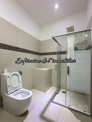 F4 Duplex à louer – Résidence Toucan, Almadies image 10