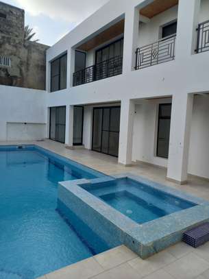 Belle villa piscine à louer corniche Ouakam image 7