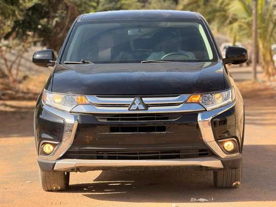 🔘 : MITSUBISHI 🔘 Modèle : OUTLANDER 🔘 Année : 2018 🔘 image 1