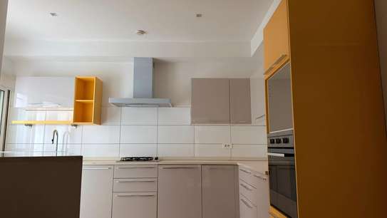 Appartement centre-ville spacieux avec balcon et vue image 6