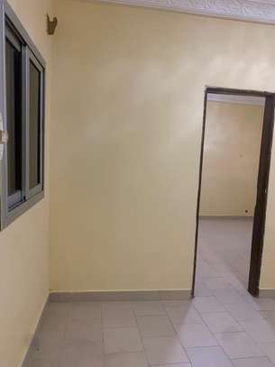 Studio entrée Salon à louer image 1