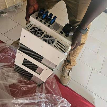 Onduleur hybride triphasé Deye 20k image 8