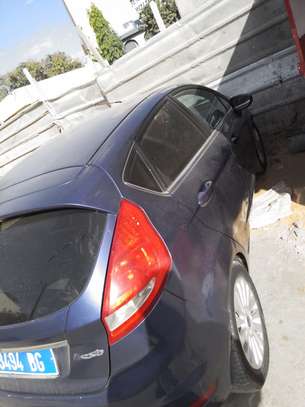 FORD FIESTA image 5