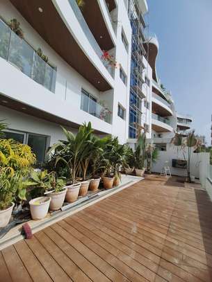 Appartement neuf à louer aux almadies, cote king fath palace image 1