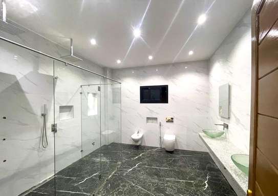 Immeuble à vendre à Ngor Almadies image 1