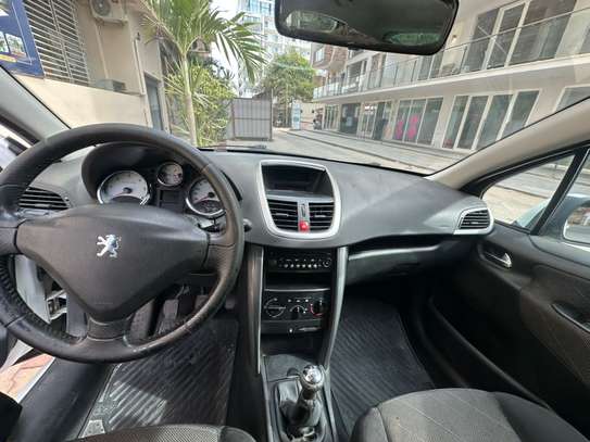 Peugeot 207 2014 image 2