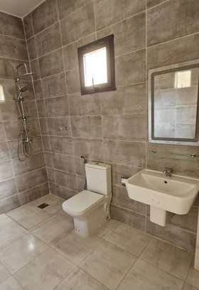 Villa à vendre F4 à Zac Mbao Cite Khalifa image 4