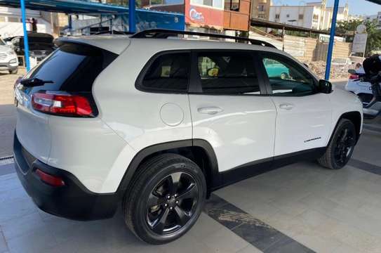 Jeep Cherokee 2017 full options image 10